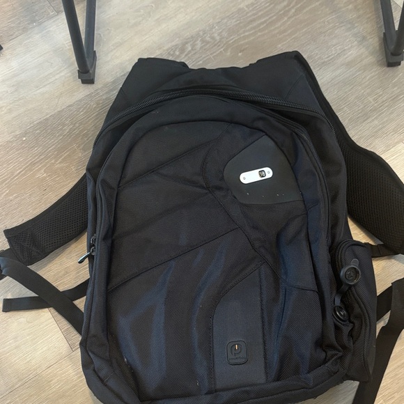 Powerbag backpack designed by Ful-power bank with multiple chargers - Picture 1 of 13
